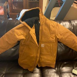 BRAND NEW SIZE MEDIUM CARHARTT JACKET